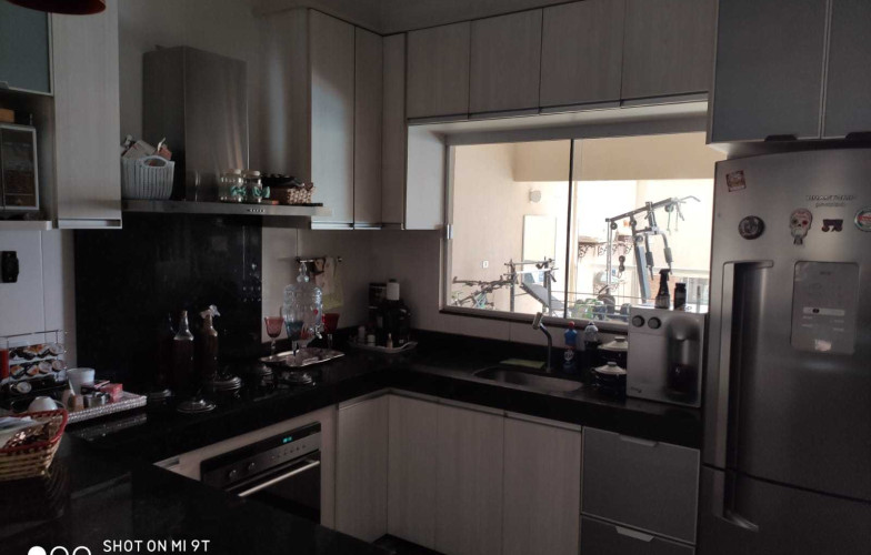 VENDIDA... Casa de Alto Padrão, toda na Lage. VENDIDA - 