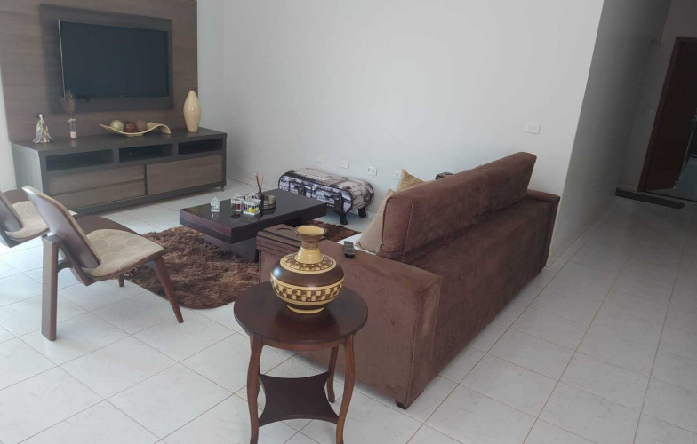 Casa 3Q com Área Gourmet e Churrasqueira - 